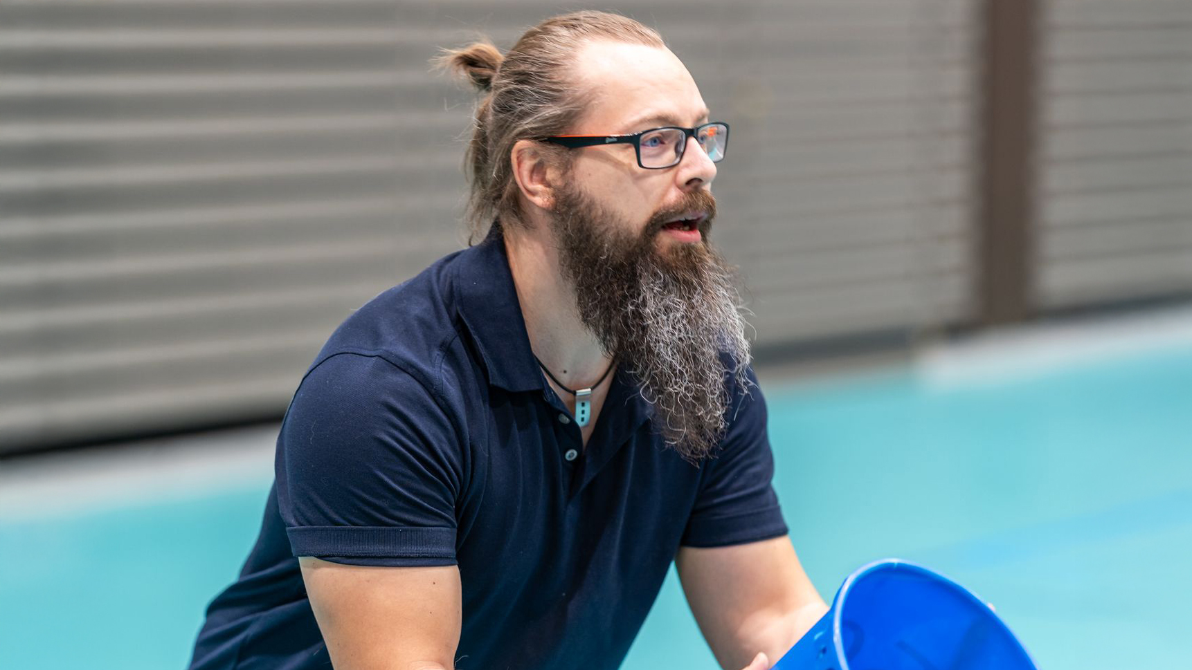 Uratarina – Vaasan Service Deskin hyväntuulinen luottopakki Mikko Pelli